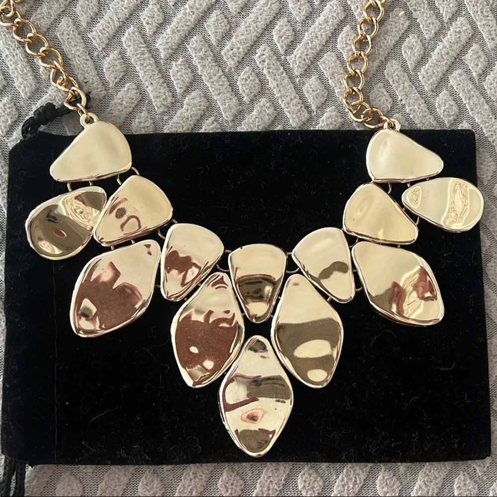 Elegant Gold Necklace